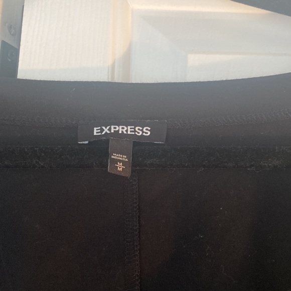 Woman’s Express lace front fitted t-shirt. Size medium. - Picture 2 of 3